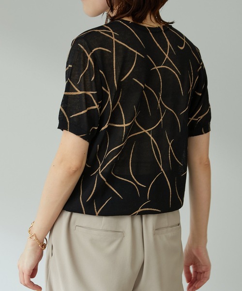 COLLAGE GALLARDAGALANTE（コラージュガリャルダガランテ）の「ニュアンスプリントニットプルオーバー（ニット/セーター・レディース・ブラック/グレイッシュベージュ・FREE）」の2枚目の写真