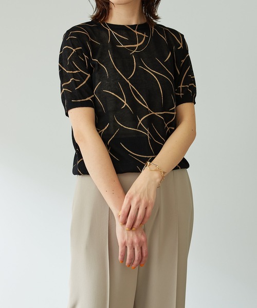 COLLAGE GALLARDAGALANTE（コラージュガリャルダガランテ）の「ニュアンスプリントニットプルオーバー（ニット/セーター・レディース・ブラック/グレイッシュベージュ・FREE）」の5枚目の写真