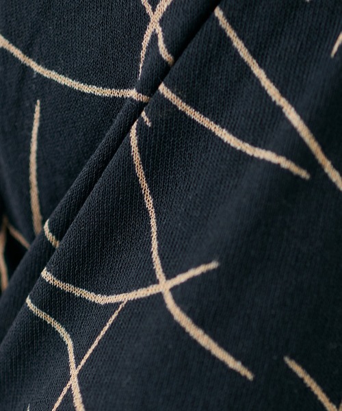 COLLAGE GALLARDAGALANTE（コラージュガリャルダガランテ）の「ニュアンスプリントニットプルオーバー（ニット/セーター・レディース・ブラック/グレイッシュベージュ・FREE）」の12枚目の写真