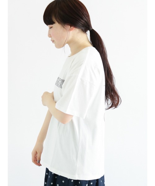 Samansa Mos2（サマンサ モスモス）の「刺繍×バックプリントTシャツ（Tシャツ/カットソー・レディース・ベージュ/オフホワイト/ピンク/チャコール・ﾌﾘ-）」の16枚目の写真