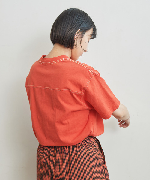 CHILD WOMAN（チャイルドウーマン）の「オーガニック天竺 フットボール半袖Tシャツ（Tシャツ/カットソー・レディース・アイボリー/オレンジ/ネイビー/ブラウン・FREE）」の14枚目の写真