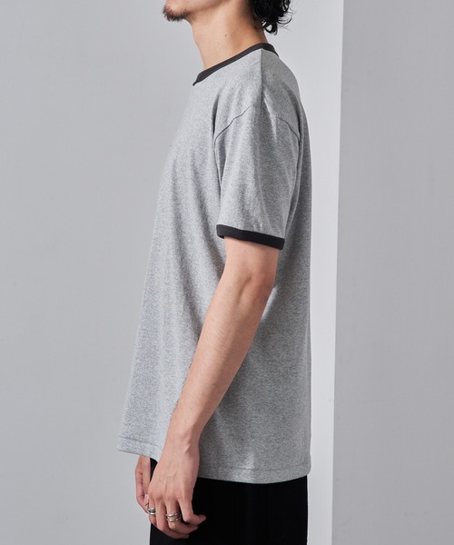 [ ] リンガー バッジ Tシャツ (2color) カレッジロゴリンガーTシャツ – PIXIUM