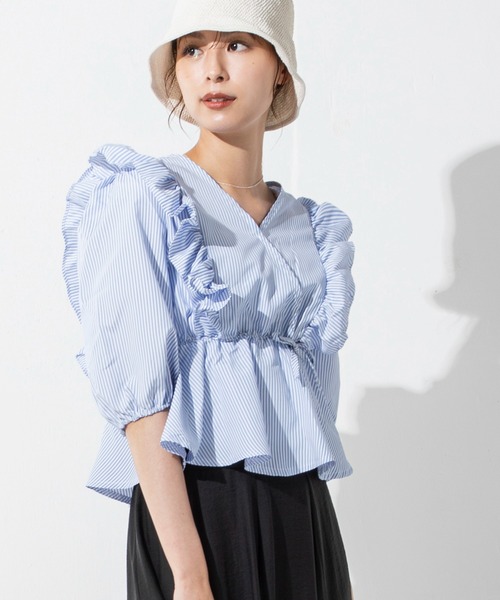 MILLION CARATS(ミリオンカラッツ)の「大判フリルとストライプのコンビネーションが今年らしいストライプカシュクールブラウス(シャツ/ブラウス・レディース・サックスブルー・FREE)」の1枚目の写真