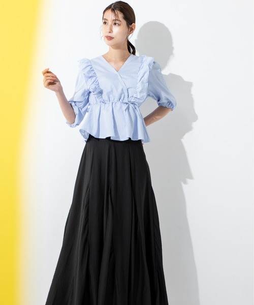 MILLION CARATS(ミリオンカラッツ)の「大判フリルとストライプのコンビネーションが今年らしいストライプカシュクールブラウス(シャツ/ブラウス・レディース・サックスブルー・FREE)」の11枚目の写真