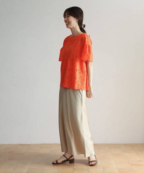 URBAN RESEARCH DOORS（アーバンリサーチドアーズ）の「アイレットレースペプラムブラウス（シャツ/ブラウス・レディース・オフホワイト/ブラック/オレンジ系その他・MEDIUM）」の10枚目の写真