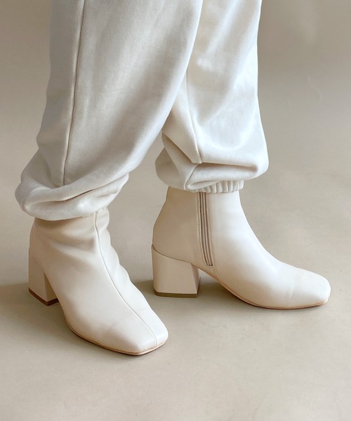 w closet(ダブルクローゼット)の「ストレッチブーツ(ブーツ・レディース・ブラック/ベージュ/アイボリー・M/L)」の2枚目の写真