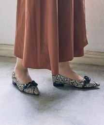【レイン対応】ポインテッドトゥアクリルチェーンパンプス