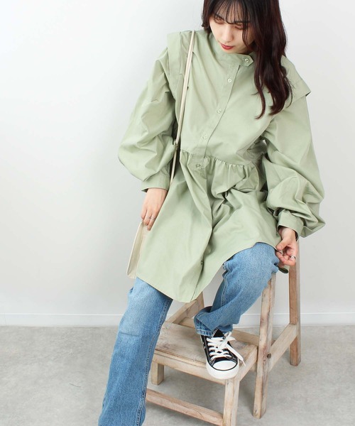 toucher du brise（トゥシェドブリーズ）の「【ボリュームスリーブ】ウエスト ギャザー 切替 チュニック（シャツ/ブラウス・レディース・ブラック/オフホワイト/カーキ/キャメル・M/L）」の12枚目の写真