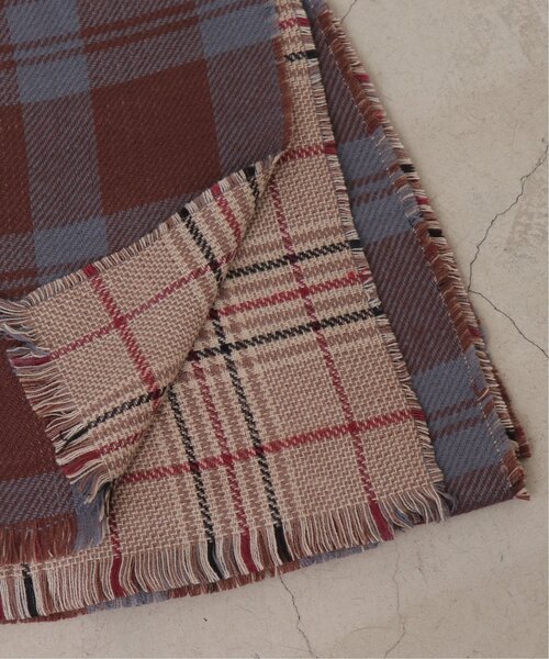 DOUBLE NAME(ダブルネーム)の「リバーシブルチェックマフラー(マフラー・レディース・ブラック/オレンジ/ブルー・FREE)」の5枚目の写真