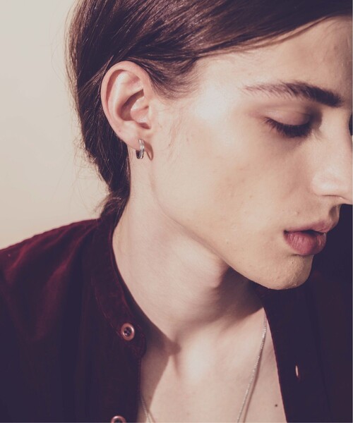 and cloud（アンドクラウド）の「Crow feather Earring / Single（イヤーカフ・レディース・ブラック/シルバー・FREE）」の6枚目の写真