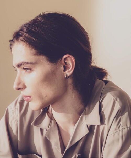 and cloud（アンドクラウド）の「Crow feather Earring / Single（イヤーカフ・レディース・ブラック/シルバー・FREE）」の8枚目の写真