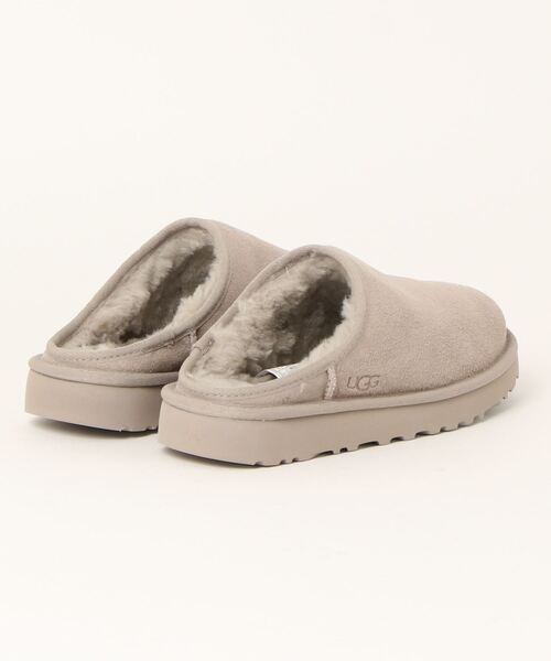 UGG(アグ)の「【UGG】M CLASSIC SLIP-ON(スリッポン・レディース・ベージュ・23cm/24cm/25cm)」の2枚目の写真
