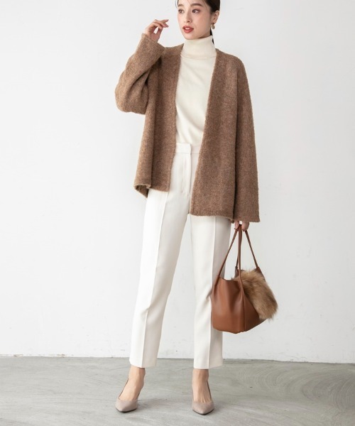 M.deux(エムドゥ)の「~裏起毛タックプレスパンツ~(スラックス・レディース・ベージュ/ブラック/オフホワイト・MEDIUM)」の2枚目の写真