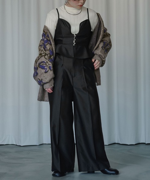 Ezick（エジック）の「Flower petals ビスチェオールインワン（サロペット/オーバーオール・レディース・ブラック/ベージュ・FREE）」の11枚目の写真