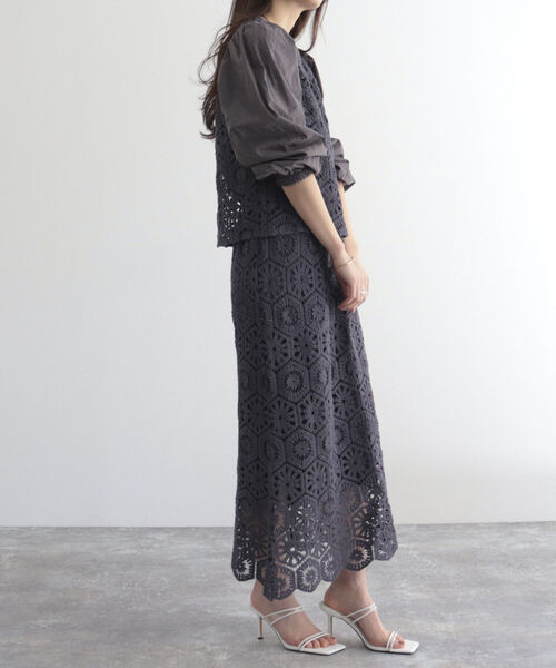 fredy emue（フレディエミュ）の「【セットアップ可能】コットンレースマーメイドスカート（スカート・レディース・アイボリー/チャコールグレー・38）」の21枚目の写真