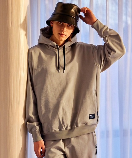 BAYFLOW（ベイフロー）の「【UMW】 360CS フーディー（パーカー・メンズ・ブラック/ベージュ・MEDIUM/LARGE）」の2枚目の写真