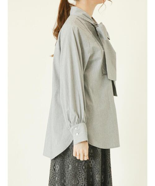 Te chichi(テチチ)の「ハシゴレースボウタイシャツブラウス(シャツ/ブラウス・レディース・ブルー/ブラック/オフホワイト・フリ-)」の15枚目の写真