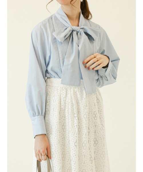 Te chichi(テチチ)の「ハシゴレースボウタイシャツブラウス(シャツ/ブラウス・レディース・ブルー/ブラック/オフホワイト・フリ-)」の3枚目の写真