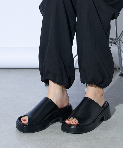 Lui's（ルイス）の「ボリュームサンダル（サンダル・レディース・グリーン/ブラック/ホワイト・23/24）」の18枚目の写真