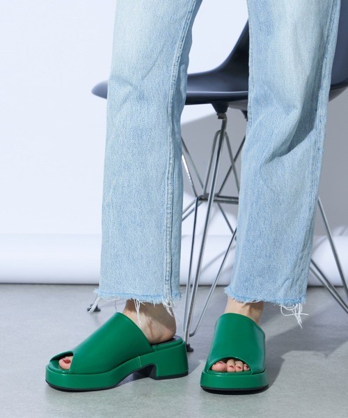 Lui's（ルイス）の「ボリュームサンダル（サンダル・レディース・グリーン/ブラック/ホワイト・23/24）」の12枚目の写真