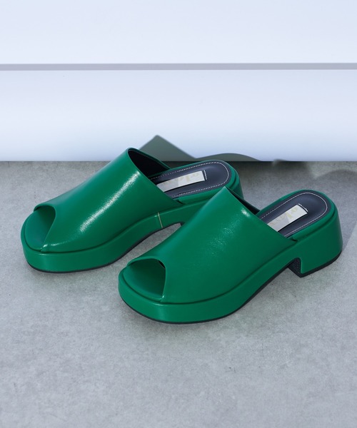Lui's（ルイス）の「ボリュームサンダル（サンダル・レディース・グリーン/ブラック/ホワイト・23/24）」の4枚目の写真