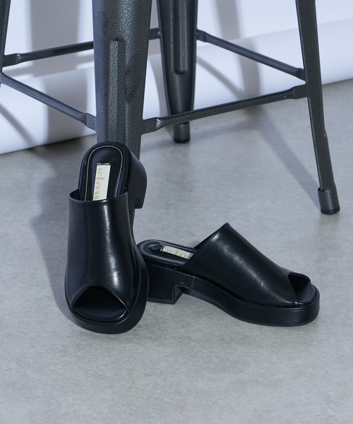 Lui's（ルイス）の「ボリュームサンダル（サンダル・レディース・グリーン/ブラック/ホワイト・23/24）」の10枚目の写真