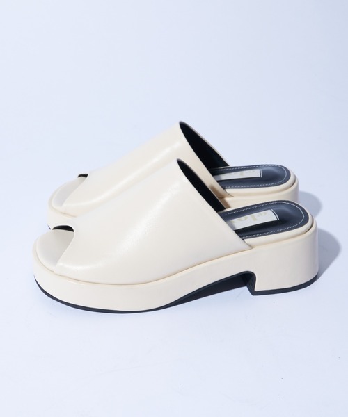 Lui's（ルイス）の「ボリュームサンダル（サンダル・レディース・グリーン/ブラック/ホワイト・23/24）」の9枚目の写真