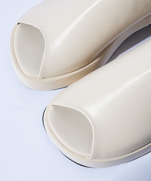 Lui's（ルイス）の「ボリュームサンダル（サンダル・レディース・グリーン/ブラック/ホワイト・23/24）」の13枚目の写真