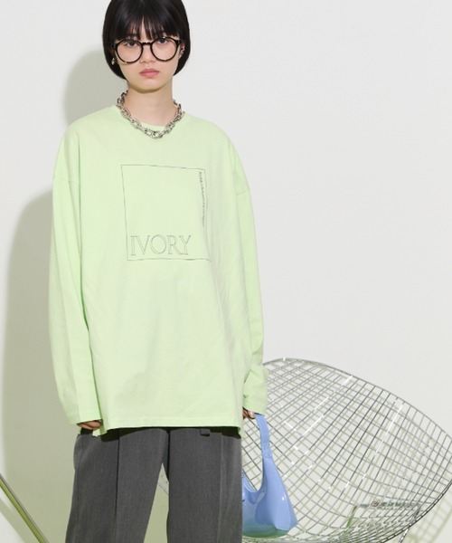 THE YOn（ザヨン）の「"IVORY"ボックスロゴロングスリーブTシャツ（Tシャツ/カットソー・レディース・ライム/アイボリー/チャコールグレー・FREE）」の18枚目の写真