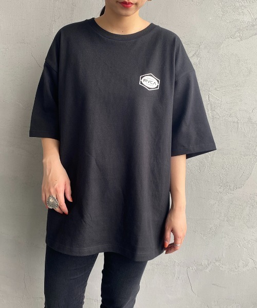 RVCA（ルーカ）の「[RVCA/ルーカ] INDUSTRIAL バックプリントTシャツ（Tシャツ/カットソー・レディース・ホワイト/ブラック・M/L/XL）」の11枚目の写真