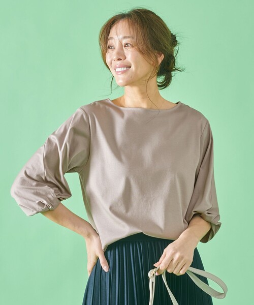 ANY(エニィ)の「【接触冷感】シルケットスムース ツイストスリーブトップス(Tシャツ/カットソー・レディース・グレー系/オールドローズ系/グリーン系/アイボリー系/ライトグリーン系/ベージュ系/ブラック系・3/2)」の4枚目の写真