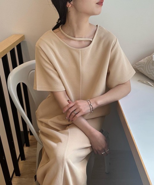 select MOCA by son(セレクトモカバイソン)の「ネックレイヤードリラックスワンピース(ワンピース・レディース・ブラック/ベージュ/ホワイト/ライトグレー・FREE)」の6枚目の写真