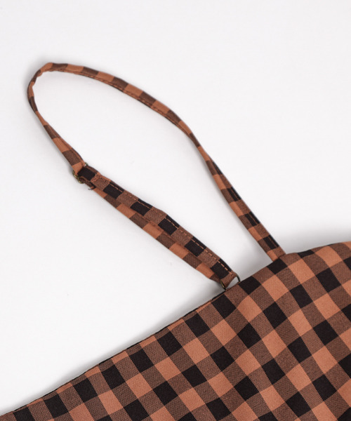 SUGAR BISKET（シュガービスケット）の「ギンガムチェックキャミソールワンピース（ワンピース・レディース・ブラウン系その他/ブラック系その他/パープル系その他/ブルー系その他・フリー）」の5枚目の写真