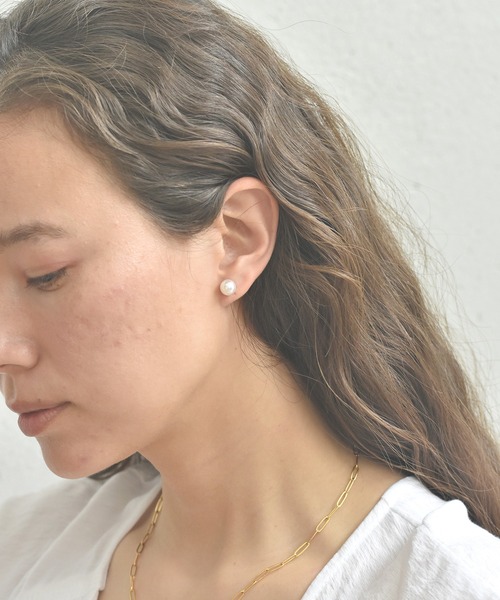 LHME(エルエイチエムイー)の「LHME チェーンドロップパールピアス/サージカルステンレス316L(金属アレルギー対応)(ピアス(両耳用)・レディース・シルバー/ゴールド・ONE SIZE)」の18枚目の写真
