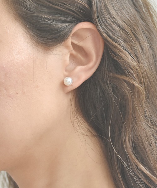 LHME(エルエイチエムイー)の「LHME チェーンドロップパールピアス/サージカルステンレス316L(金属アレルギー対応)(ピアス(両耳用)・レディース・シルバー/ゴールド・ONE SIZE)」の10枚目の写真