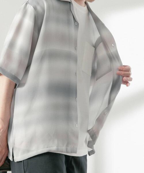 ITEMS URBANRESEARCH(アイテムズ アーバンリサーチ)の「プリントボーダー 半袖シアーシャツ(シャツ/ブラウス・メンズ・グレー/イエロー/ブルー・LARGE/MEDIUM)」の4枚目の写真