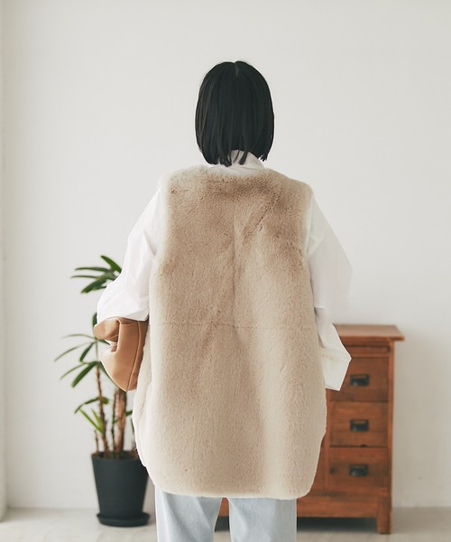 RIVE DROITE（リヴドロワ）の「リバーシブルエコファーベスト（ベスト・レディース・アイボリー/モカ・FREE）」の10枚目の写真