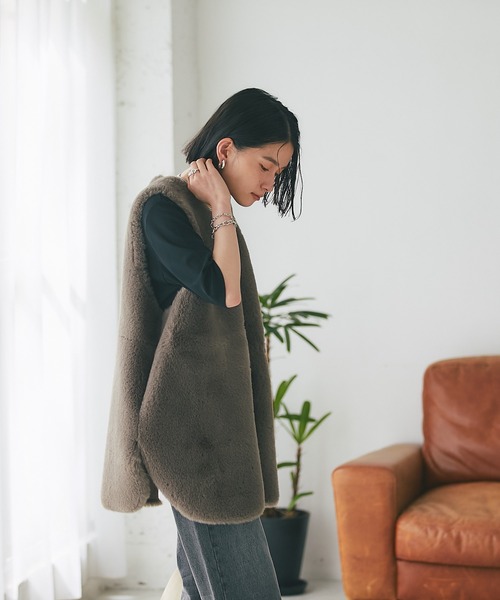 RIVE DROITE（リヴドロワ）の「リバーシブルエコファーベスト（ベスト・レディース・アイボリー/モカ・FREE）」の15枚目の写真