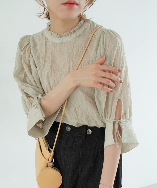 Crisp（クリスプ）の「シアーフリルボリュームブラウス（シャツ/ブラウス・レディース・ブラック/グリーン/ベージュ・FREE）」の3枚目の写真