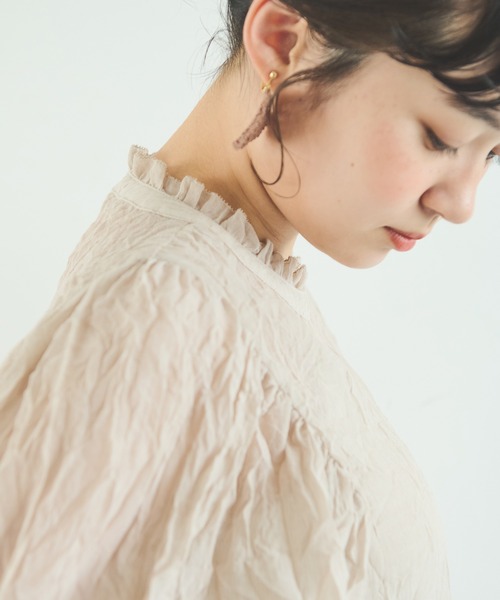 Crisp（クリスプ）の「シアーフリルボリュームブラウス（シャツ/ブラウス・レディース・ブラック/グリーン/ベージュ・FREE）」の13枚目の写真
