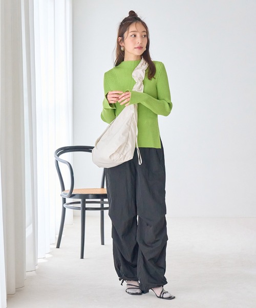 VIS(ビス)の「【洗える】モックネック袖スリットリブニット(ニット/セーター・レディース・ブラック/グレー/ライトグリーン/パープル系その他/キナリ・FREE)」の8枚目の写真