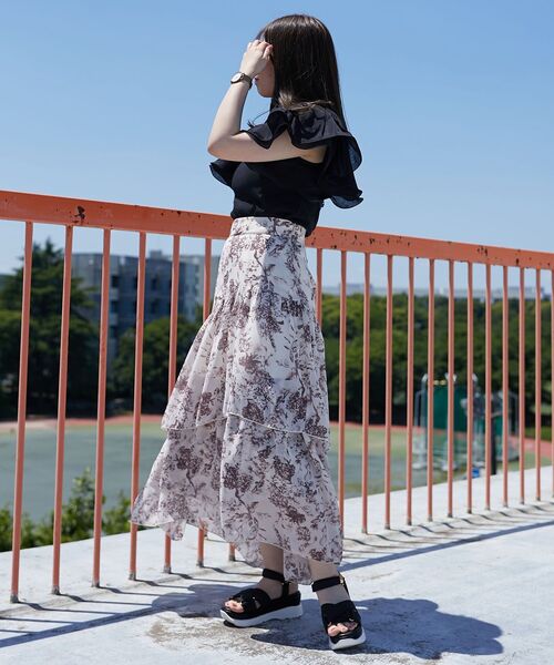 MAJESTIC LEGON（マジェスティックレゴン）の「ダブルフレアースリーブトップス（Tシャツ/カットソー・レディース・アイボリー/ブラック/ブルー・MEDIUM）」の9枚目の写真