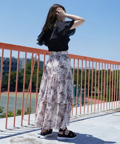 MAJESTIC LEGON（マジェスティックレゴン）の「ダブルフレアースリーブトップス（Tシャツ/カットソー・レディース・アイボリー/ブラック/ブルー・MEDIUM）」の6枚目の写真