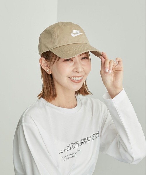 NIKE（ナイキ）の「【NIKE/ナイキ】クラブ CB FUT WSH L キャップ（キャップ・レディース・ブラック/ベージュ・FREE）」の2枚目の写真