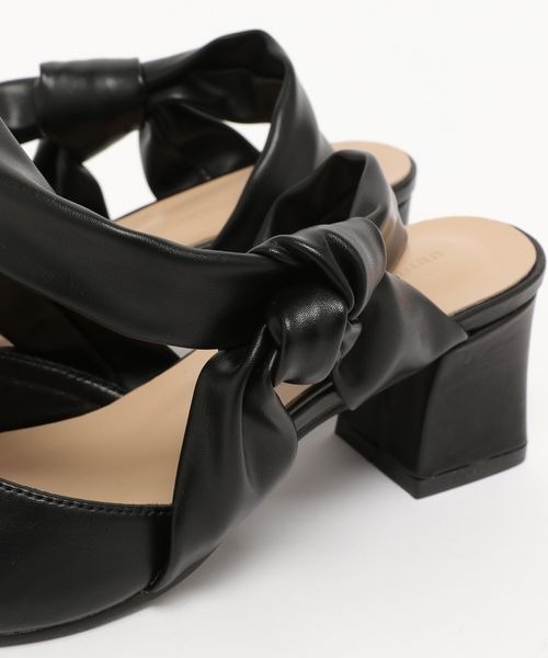 mysty woman（ミスティウーマン）の「ねじりストラップシューズ 974459（パンプス・レディース・オフホワイト/ブラック・MEDIUM/LARGE）」の16枚目の写真