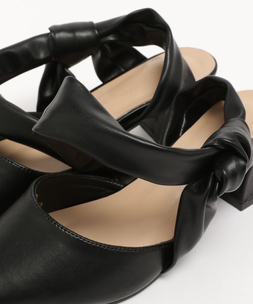 mysty woman（ミスティウーマン）の「ねじりストラップシューズ 974459（パンプス・レディース・オフホワイト/ブラック・MEDIUM/LARGE）」の6枚目の写真