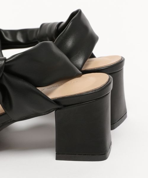 mysty woman（ミスティウーマン）の「ねじりストラップシューズ 974459（パンプス・レディース・オフホワイト/ブラック・MEDIUM/LARGE）」の8枚目の写真