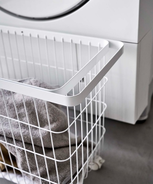 tower（タワー）の「tower（タワー）ランドリーバスケット　キャスター付き　ワイド＆ロー（ランドリーグッズ・レディース・ブラック/ホワイト・ONE SIZE）」の11枚目の写真