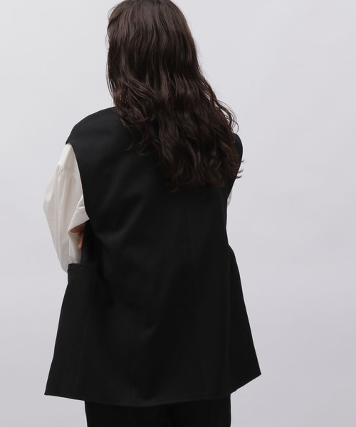 LAKOLE(ラコレ)の「ダブルブレストジレ / 972289(ベスト・レディース・ブラック/モカ/ベージュ・SMALL/MEDIUM)」の8枚目の写真