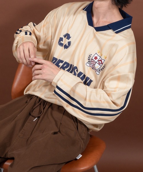 Perushu（ペルーシュ）の「サッカーデザインゲームシャツ（Tシャツ